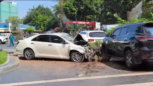 Tai Nạn Giao Thông Tại Việt Nam Do Sử Dụng Rượu Bia Khi Điều Khiển Phương Tiện: Vấn Nạn Và Giải Pháp Từ Dịch Vụ "Bạn Nhậu Tôi Lái"